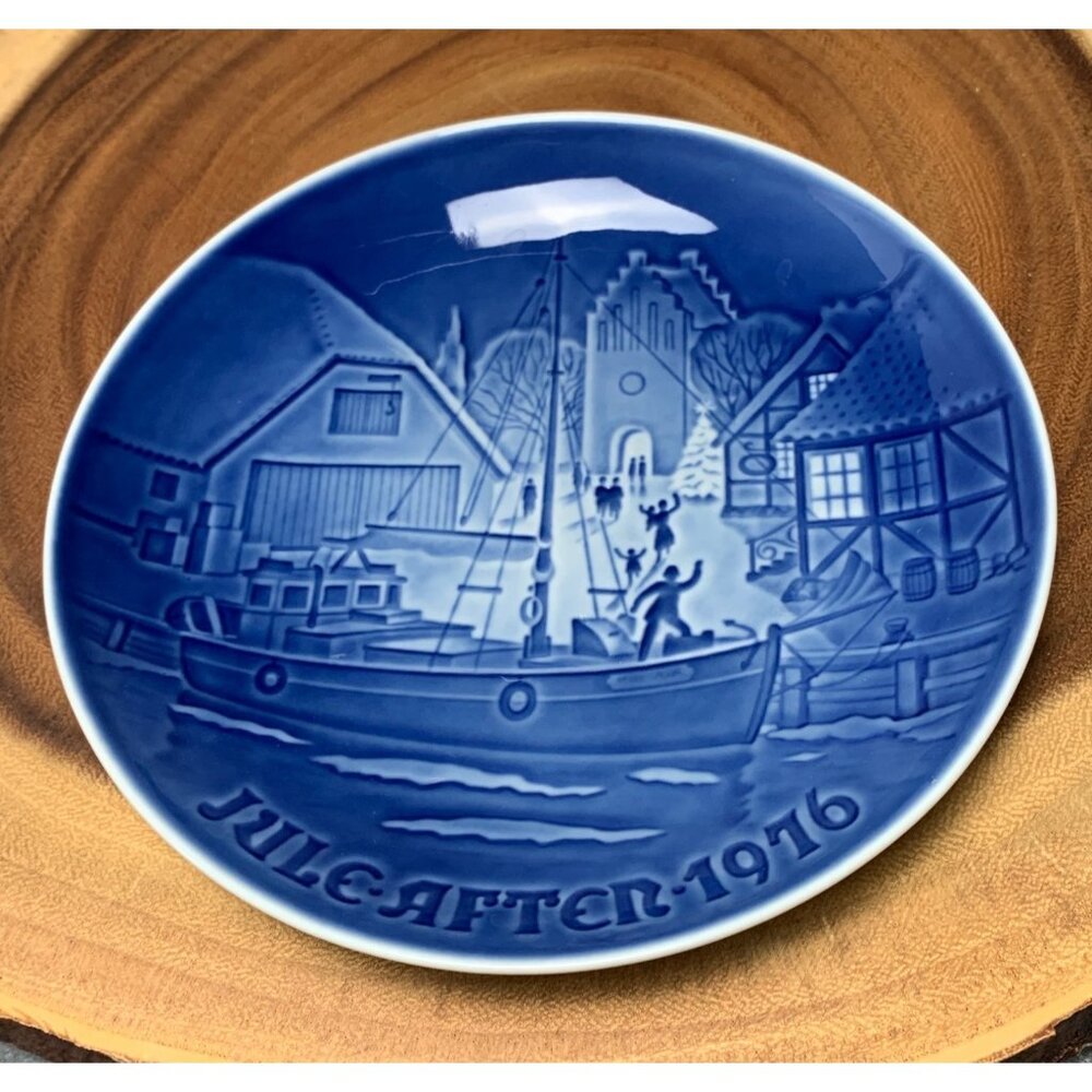 Bing & Grondahl 1976 Christmas Plate "Christmas Welcome" Copenhagen Porcelain Bl